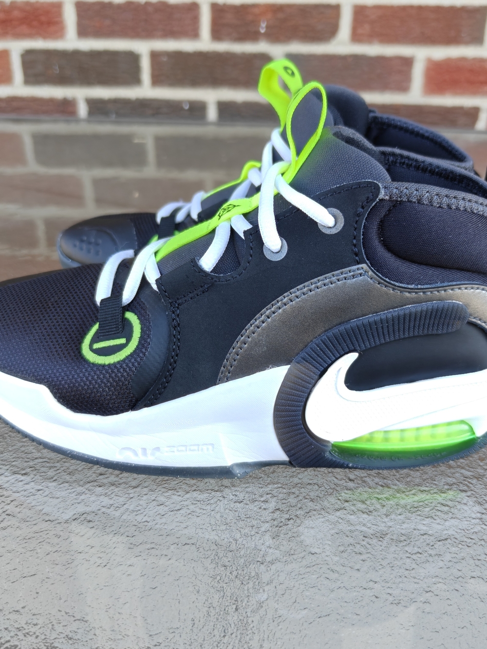 Nike Air Zoom Crossover 2 Black Volt White Kids Basketball Shoes Youth Size 4Y